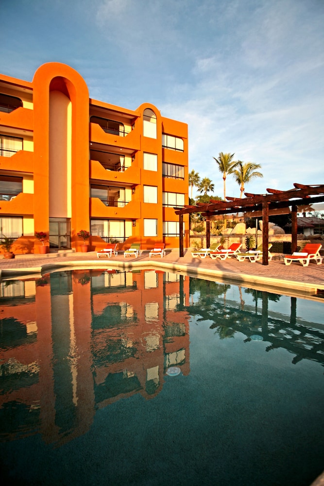 Sunrock Hotel & Suites 46/50