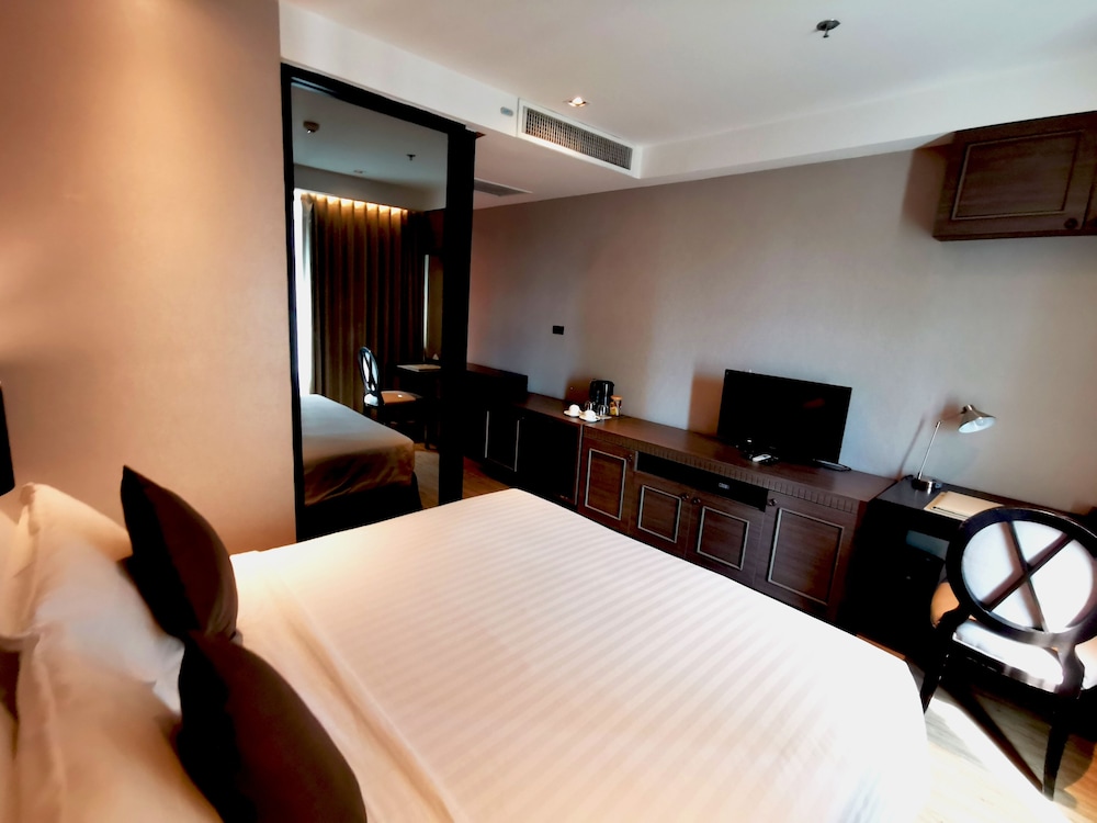The Duchess Hotel (SHA Plus) 7/32