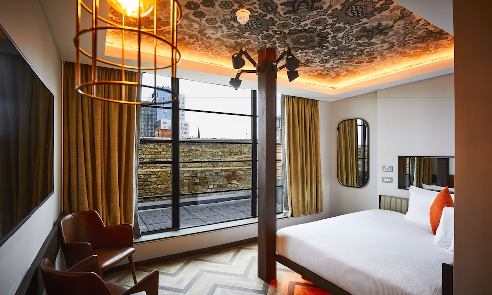 New Road Hotel 42/53