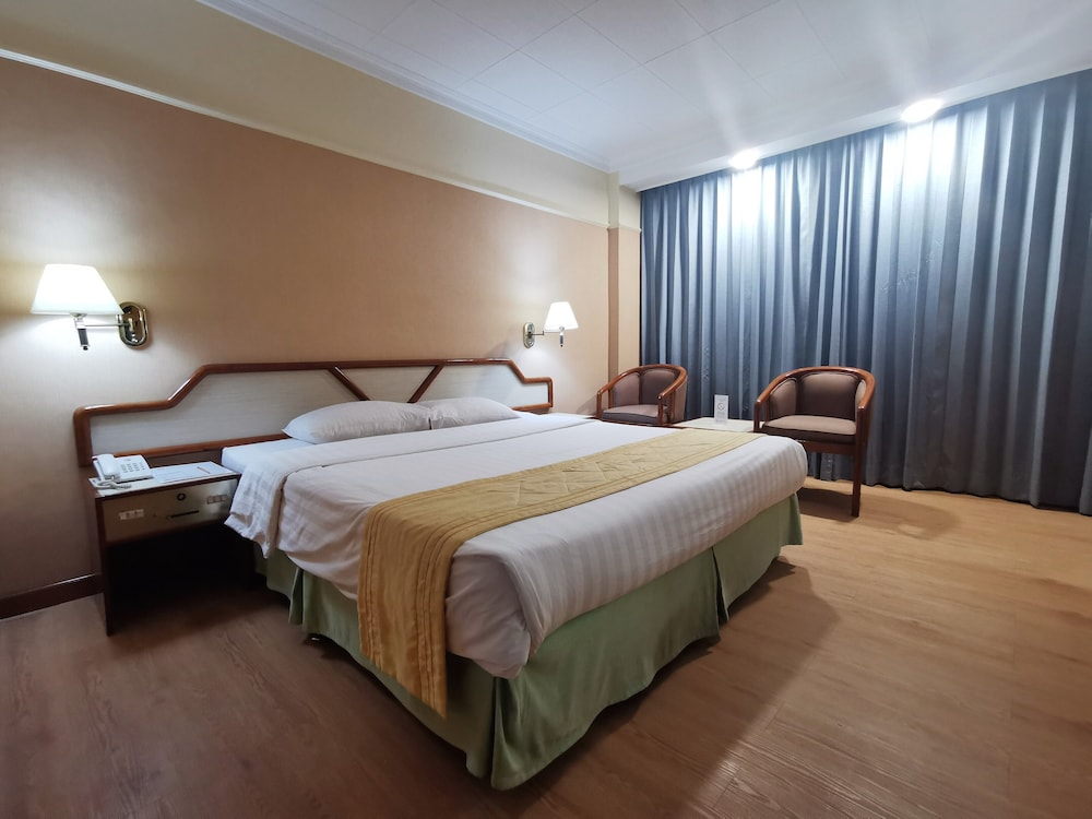 Hotel Marcopolo Jakarta 24/83