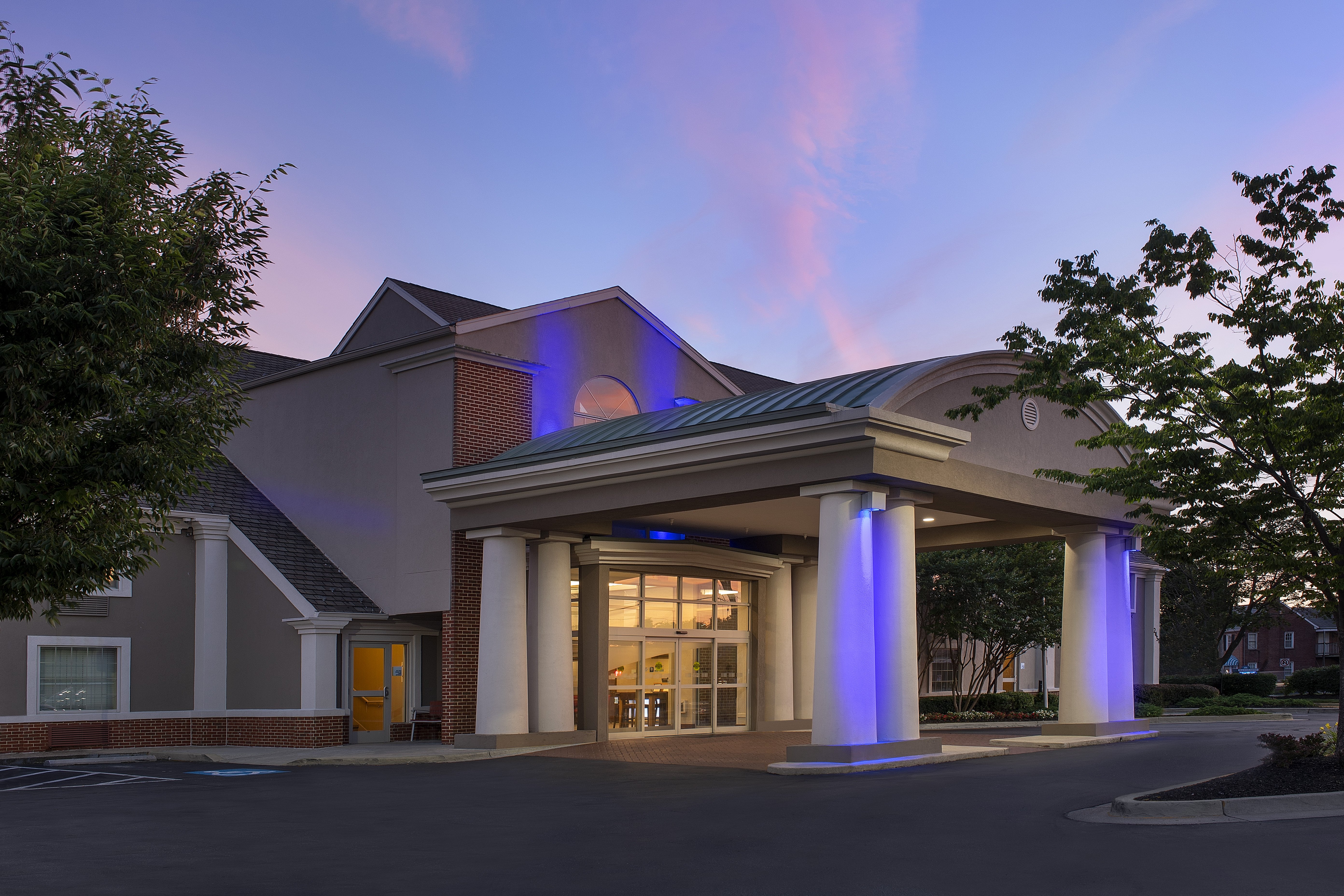 Holiday Inn Express Suites Annapolis 3/49