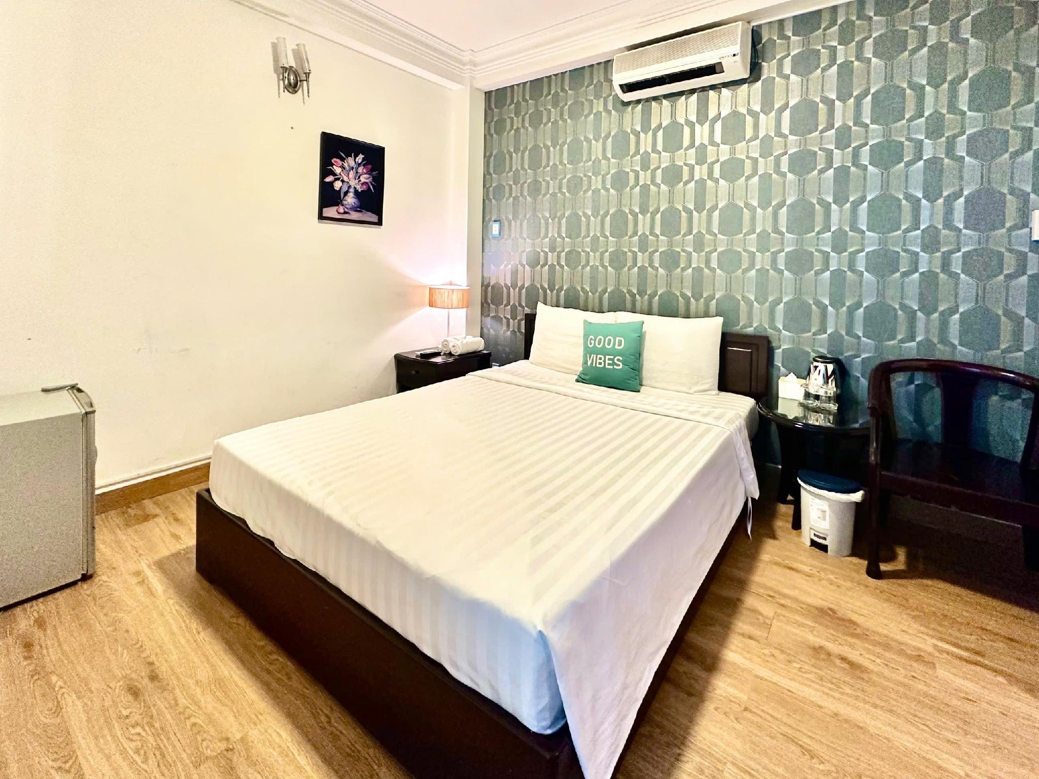 Superior, Double Bed, No Window