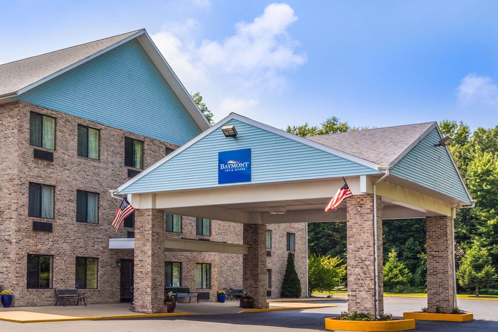 Baymont By Wyndham New Buffalo 3/25