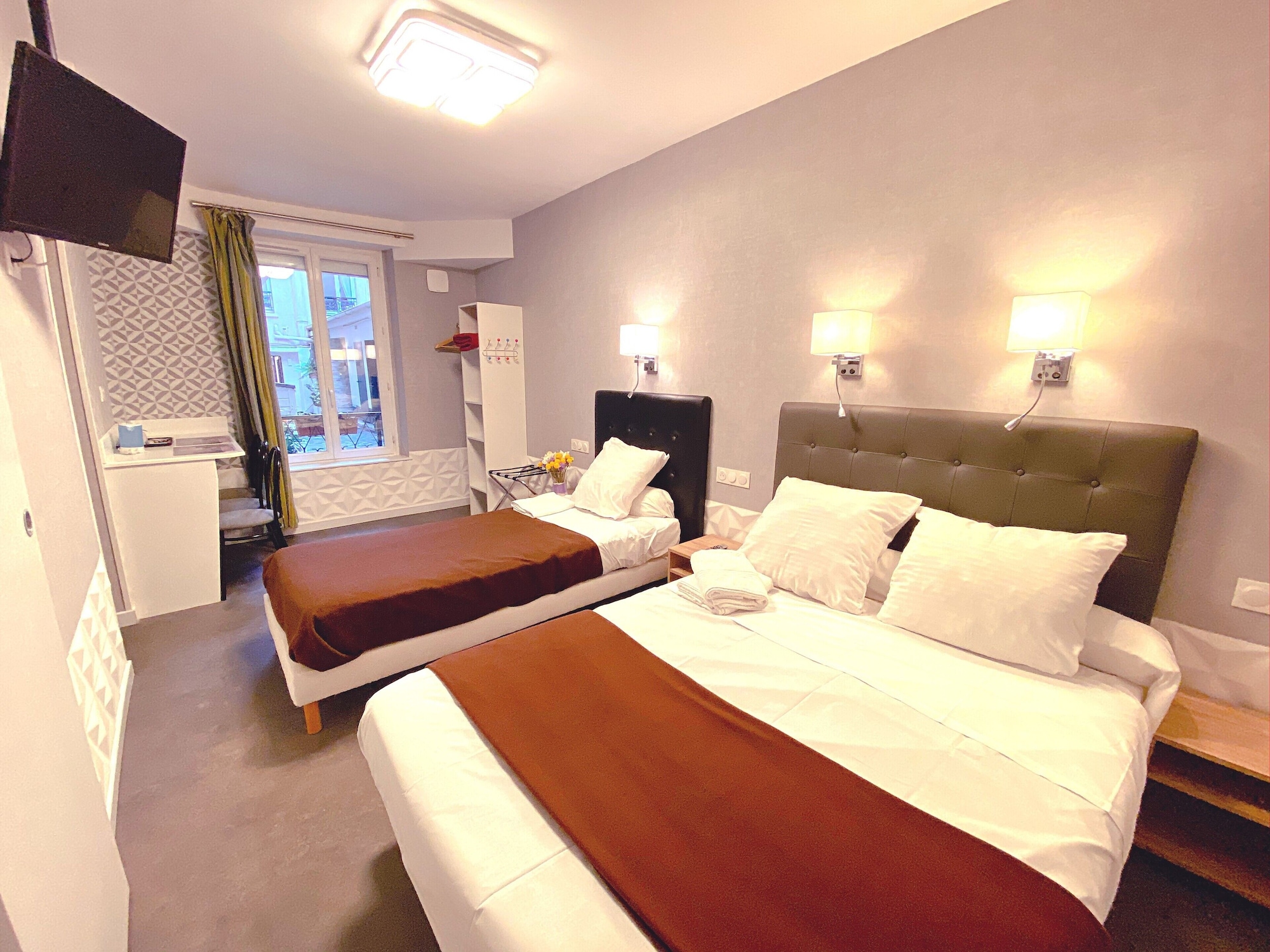 ROOM, TRIPLE