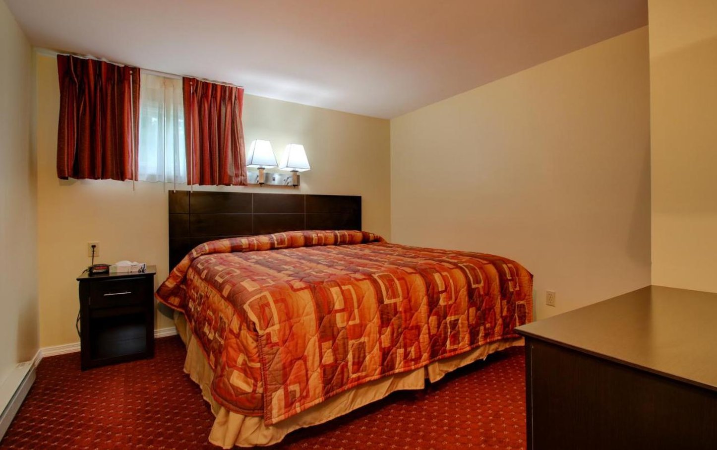 Colonial Village Resort 26/46
