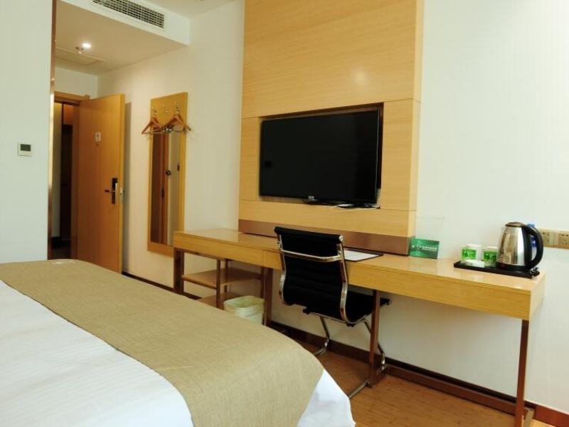GreenTree Inn Baoding Qingyuan District Jianshe North Road Express Hotel 35/40
