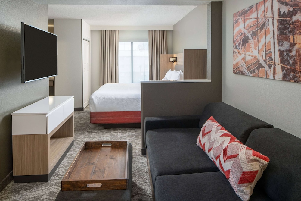 Sonesta Select Nashville Airport Suites 21/33