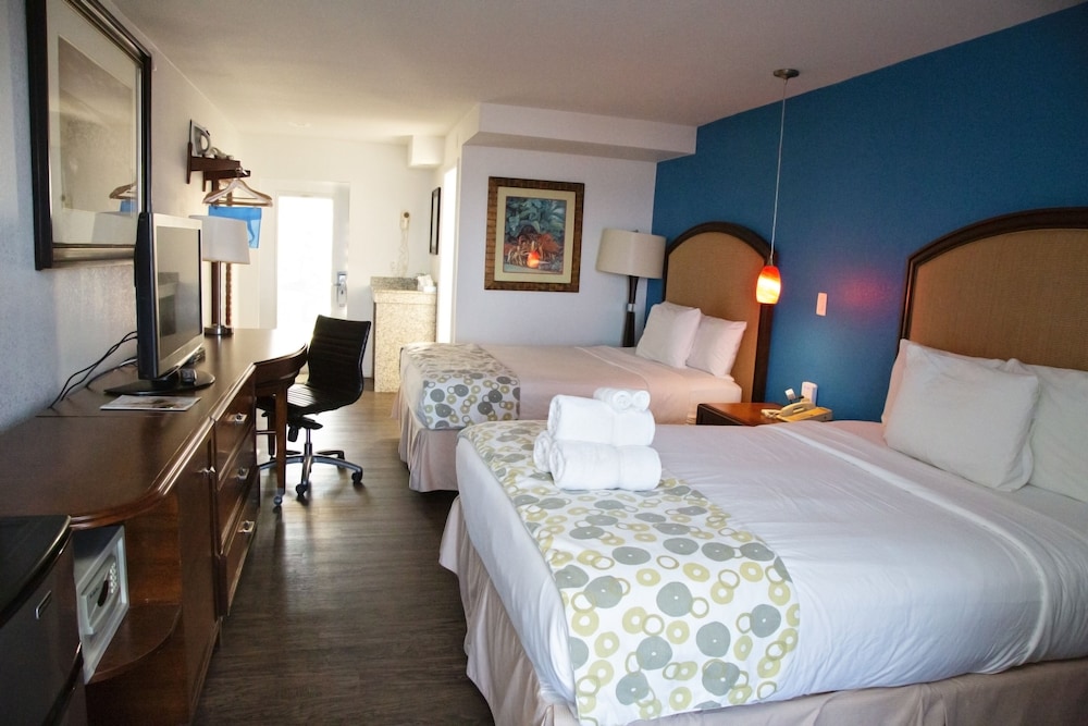 ROOM, 2 QUEEN BEDS, OCEAN FRONT