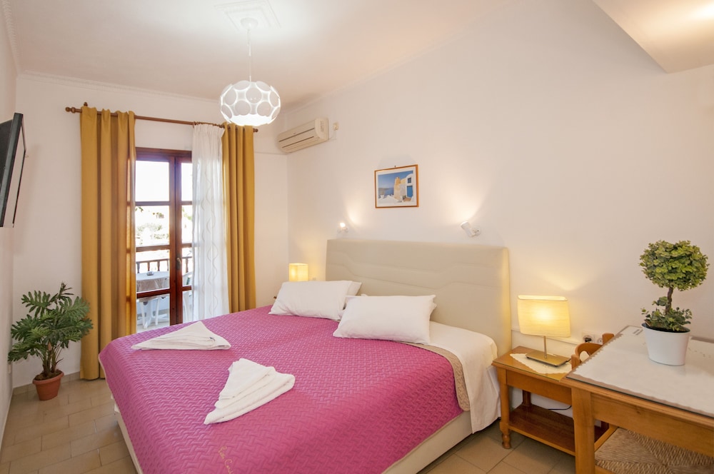 STANDARD, DOUBLE OR TWIN BED, HIGH FLOOR