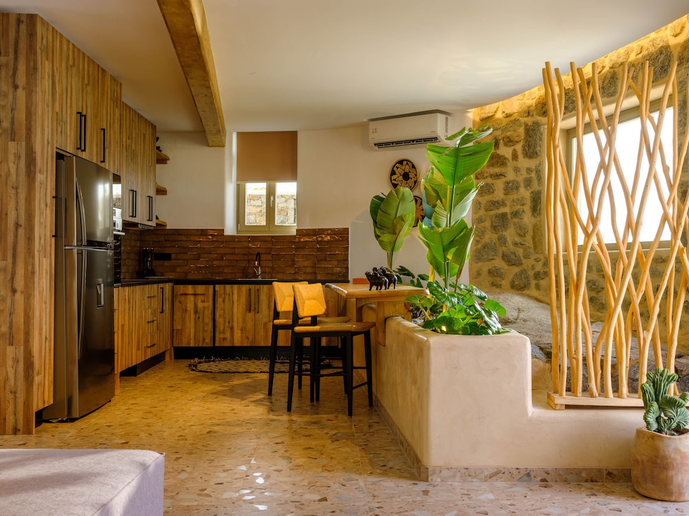 VRACHOS SUITES MYKONOS 61/75