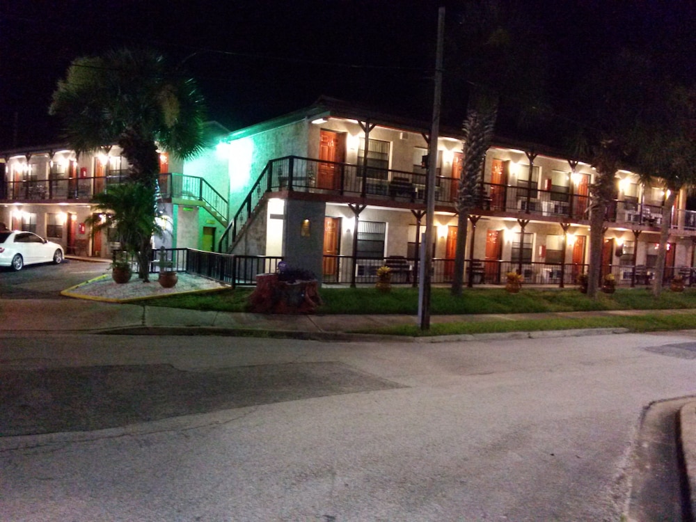 Merida Inn And Suites 2/50