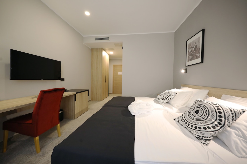 Teatro Verdi Hotel 16/48