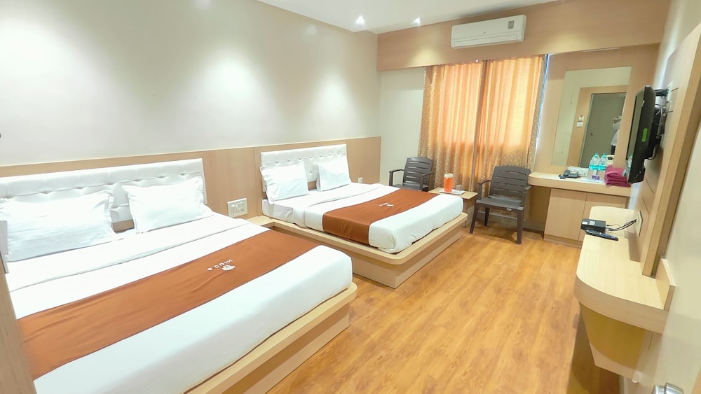 Hotel Yog Palace 24/50