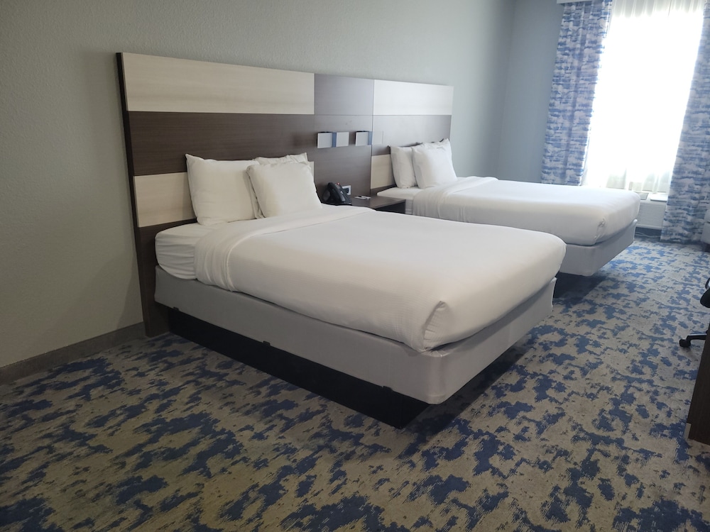Baymont by Wyndham Carlsbad NM 16/47