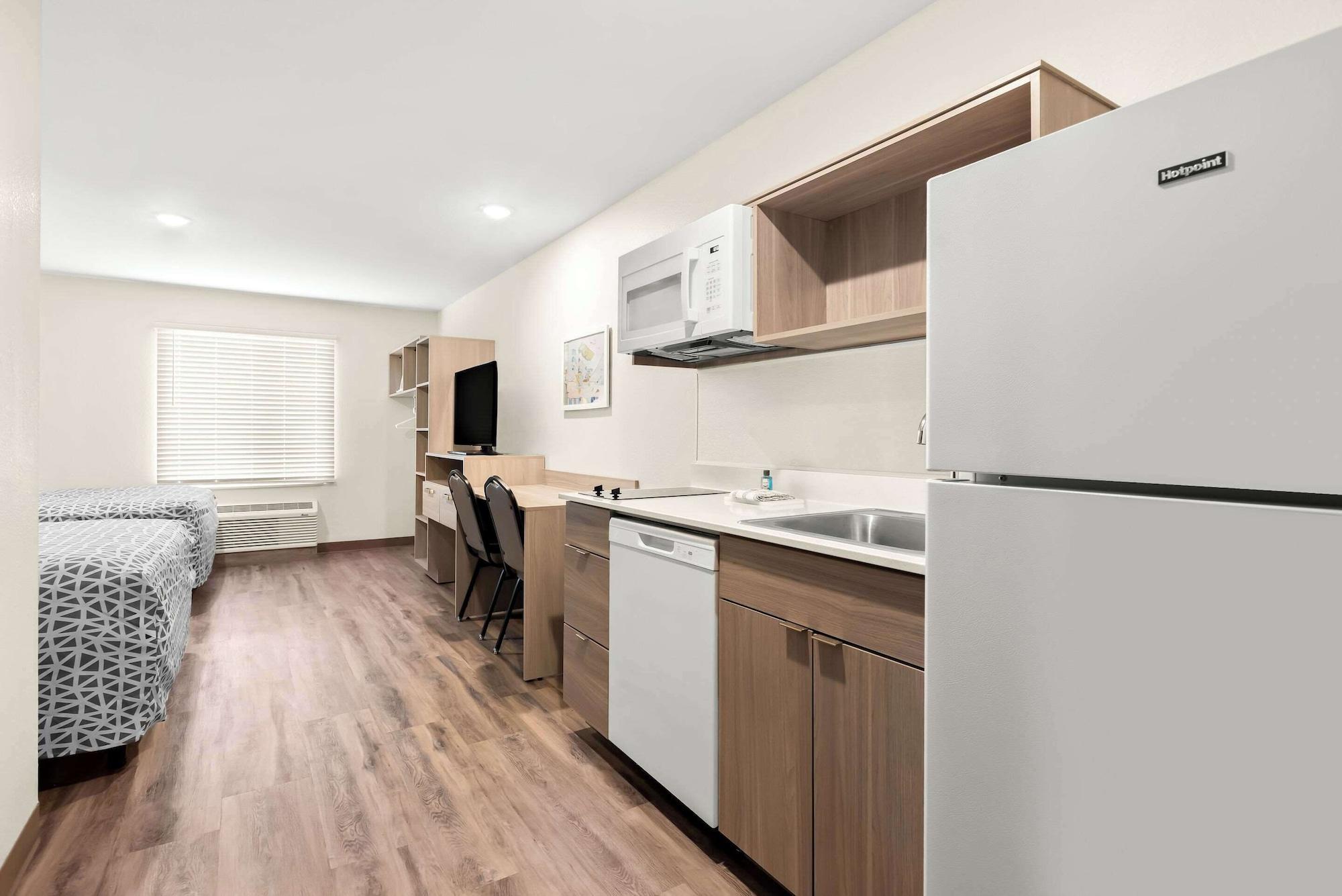 WoodSpring Suites Savannah West Chatham Parkway 33/33