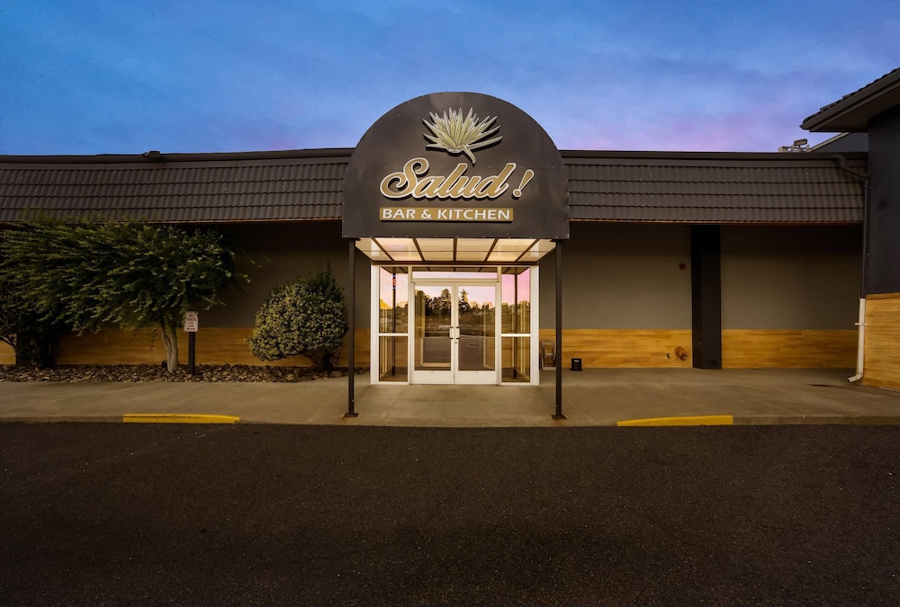 Richland Riverfront Hotel, Ascend Hotel Collection 1/65
