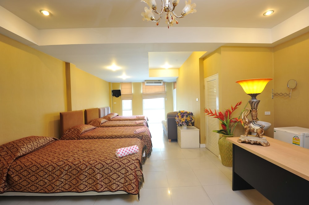 Nsiri Resort & Hotel 18/30