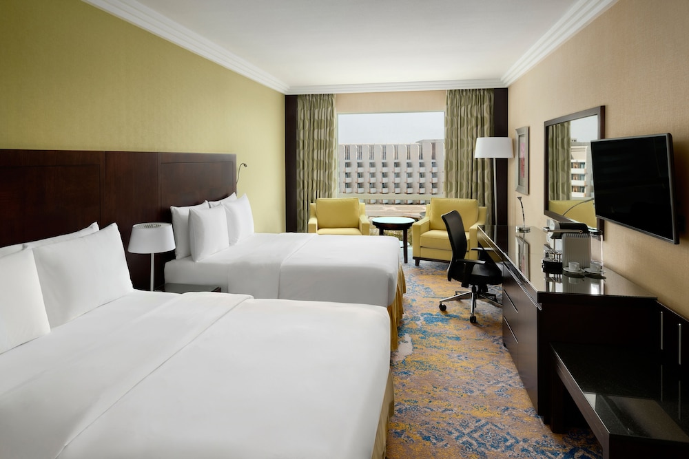 Crowne Plaza Jeddah 12/69