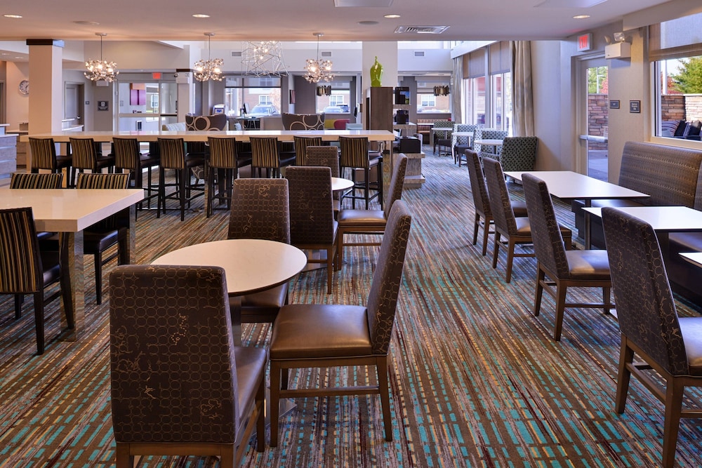 RESIDENCE INN EAST LANSING 25/36