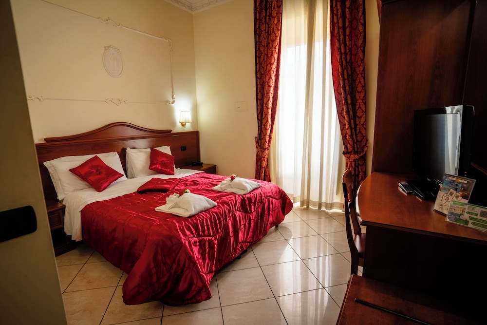 ROOM, TRIPLE