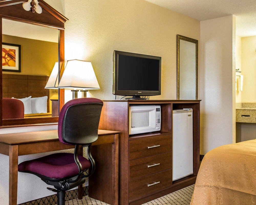 Quality Inn And Suites Southlake 42/49