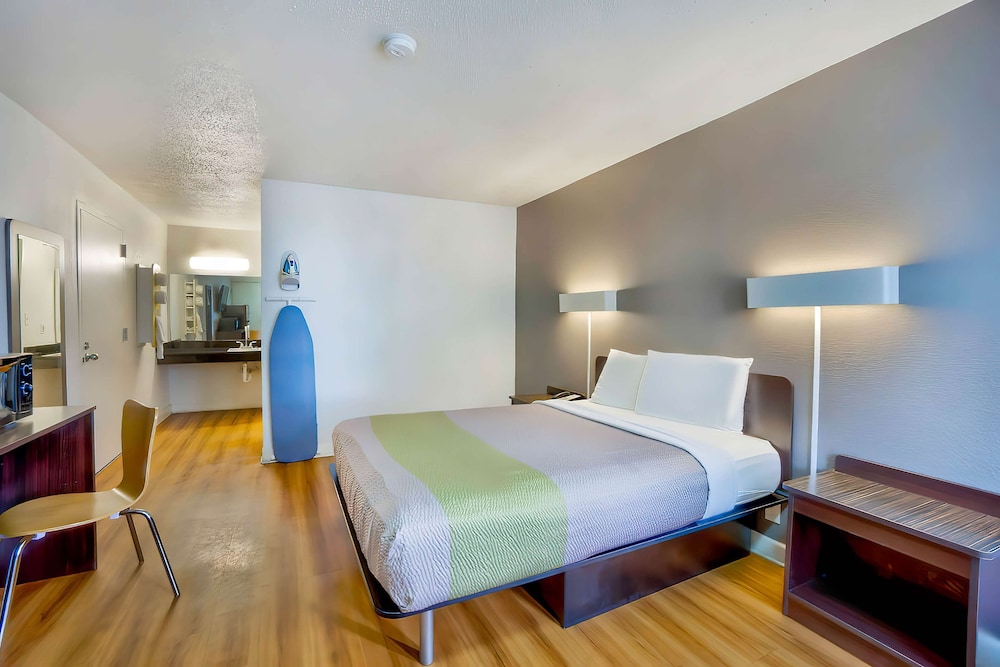 Motel6 Gainesville, FL 26/60