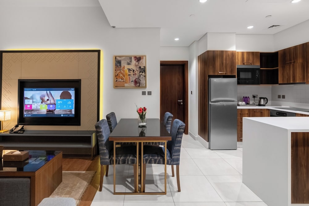 Central Inn Hotel & Suites Al Sadd 40/45
