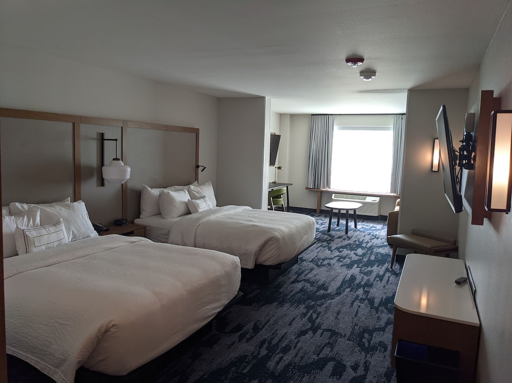 Fairfield Inn & Suites by Marriott Lincoln Crete 12/50