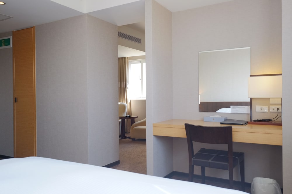 City Suites Gateway 12/58