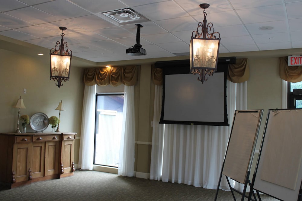 Calabogie Peaks Hotel, Ascend Hotel Member 39/50