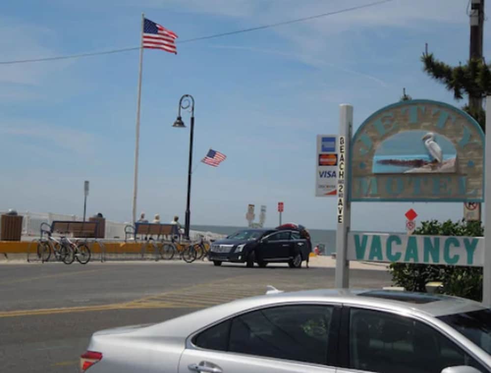 Jetty Motel 34/47