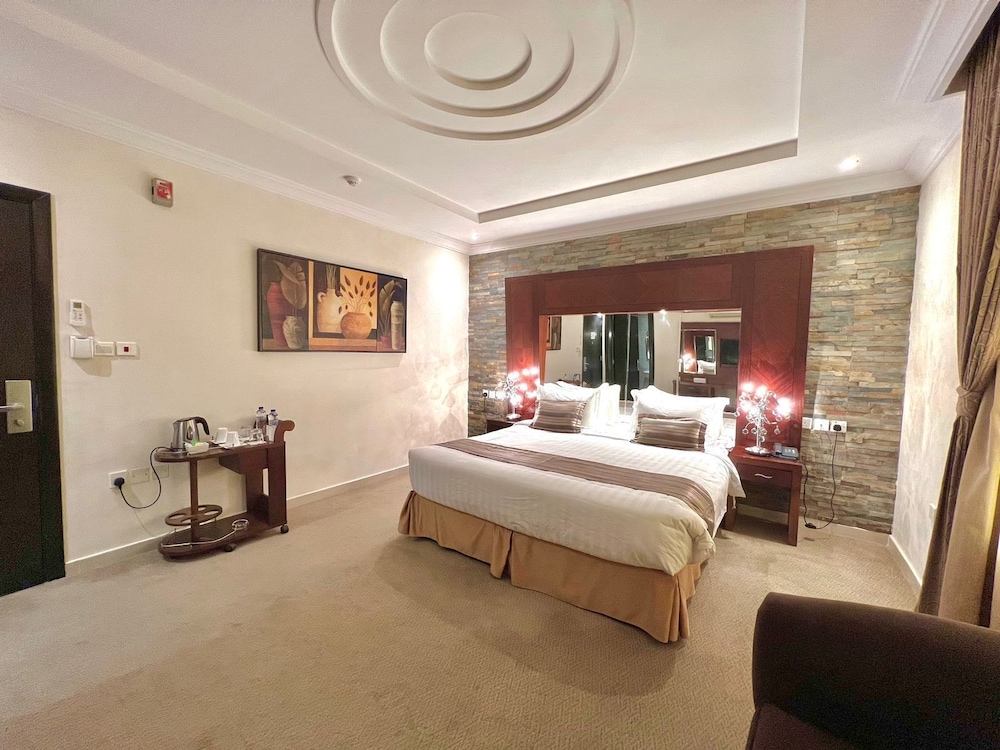 Loren Suites Al Salamah 13/50
