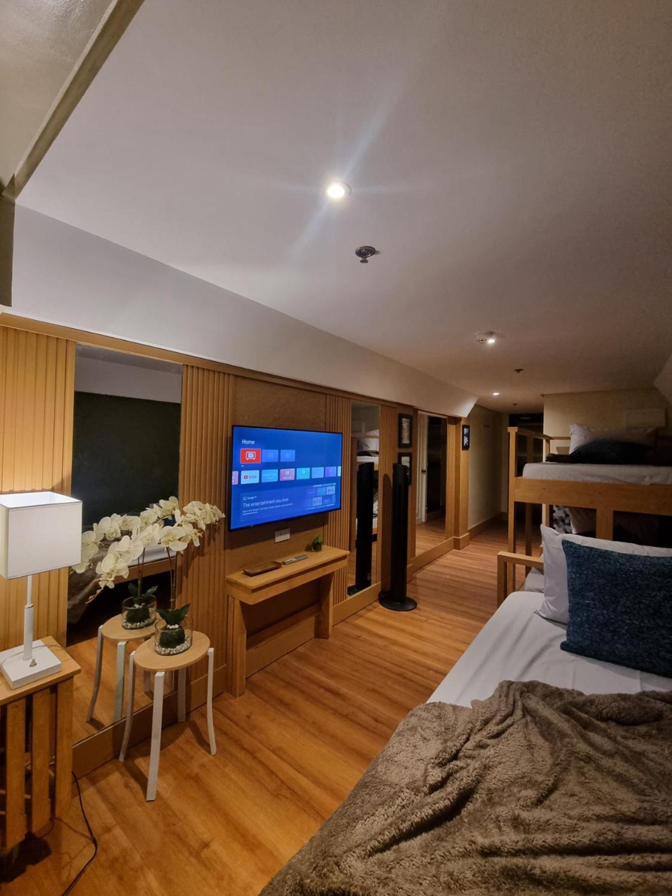 OYO 492 Sunset View Ridge Residences 33/50