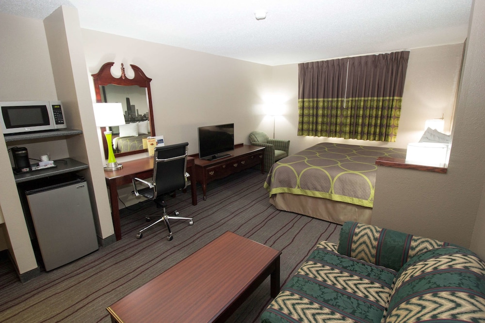 Super 8 by Wyndham Chicago O'Hare Airport 47/63