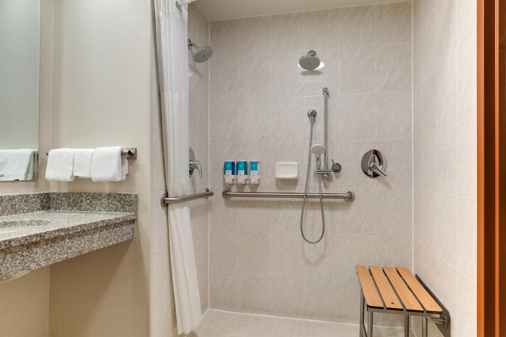 Drury Inn and Suites North Dayton 47/50