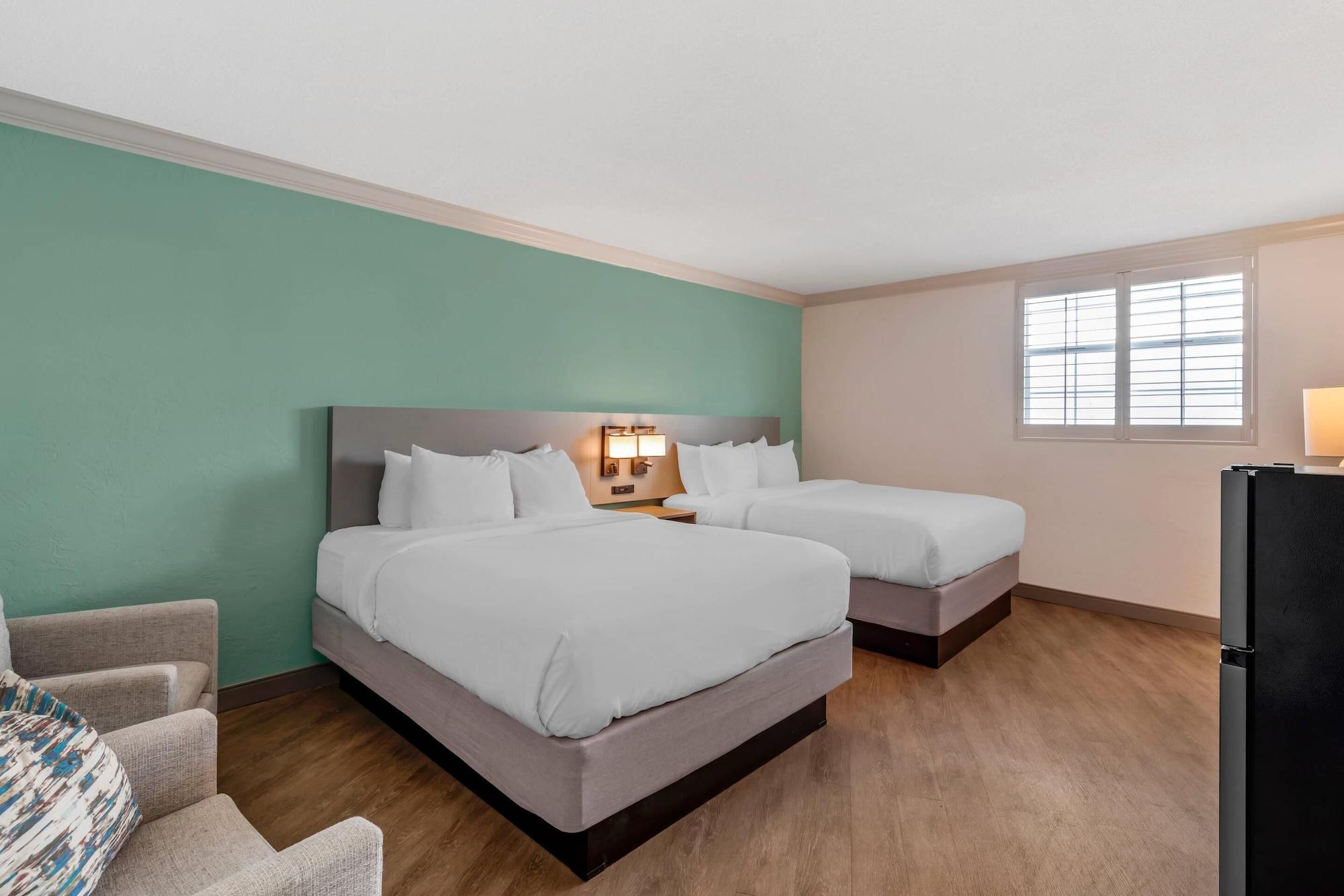 Room, Multiple Beds