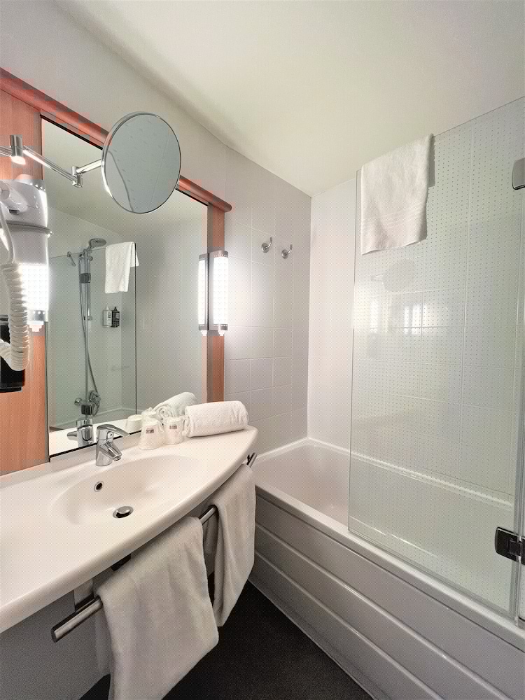 IBIS BARCELONA RIPOLLET 5/72