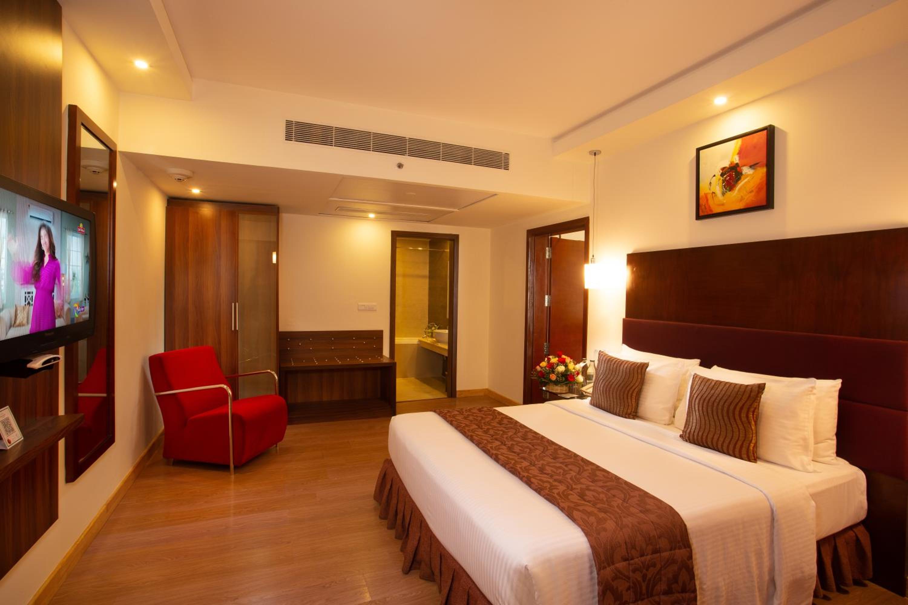 EXECUTIVE, SUITE