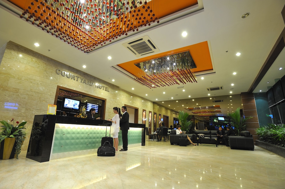 Courtyard Hotel At 1borneo 5/59