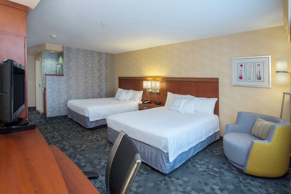 غرفة بسريرين كوين لذوي الإعاقة، Courtyard Boston Raynham 2/3