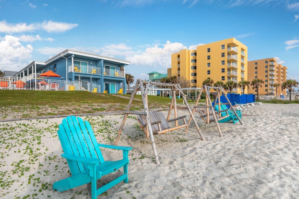 Coconut Palms Beach Resort II 40/50