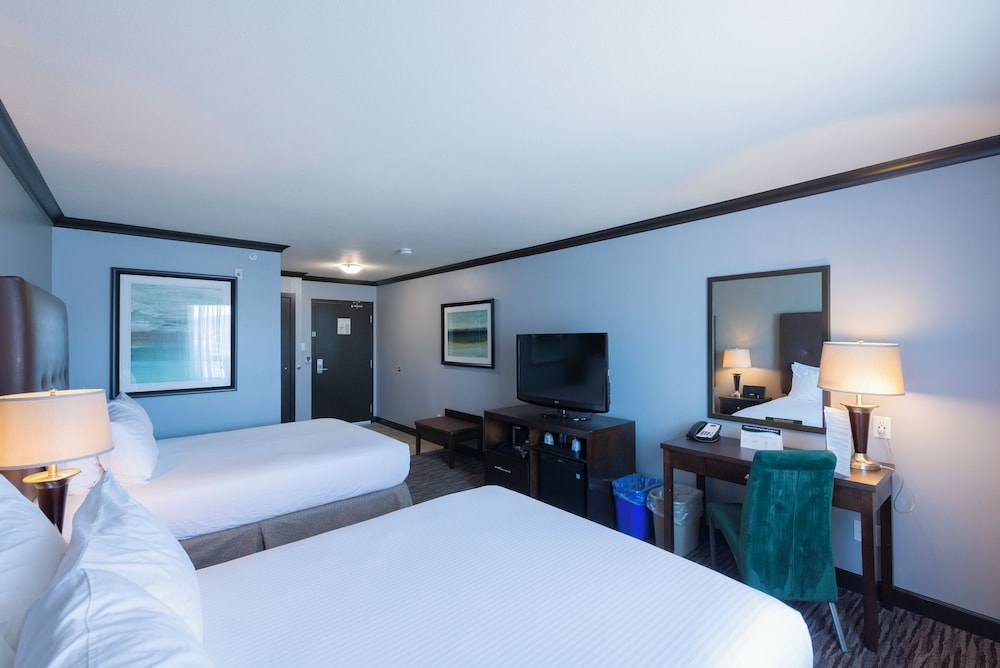 Deluxe, 2 Queen Beds, Pet Friendly