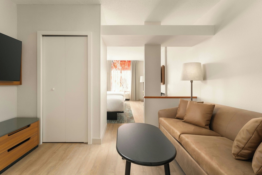 Fairfield Inn and Suites Jacksonville Beach 34/54