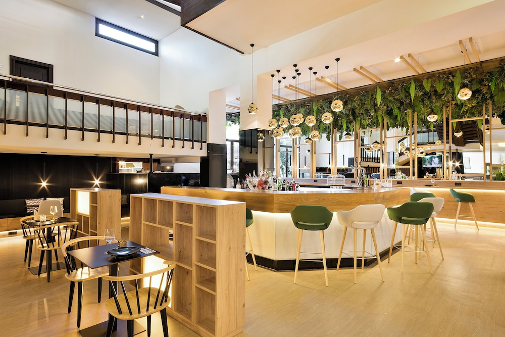 Melia Madrid Barajas 59/75
