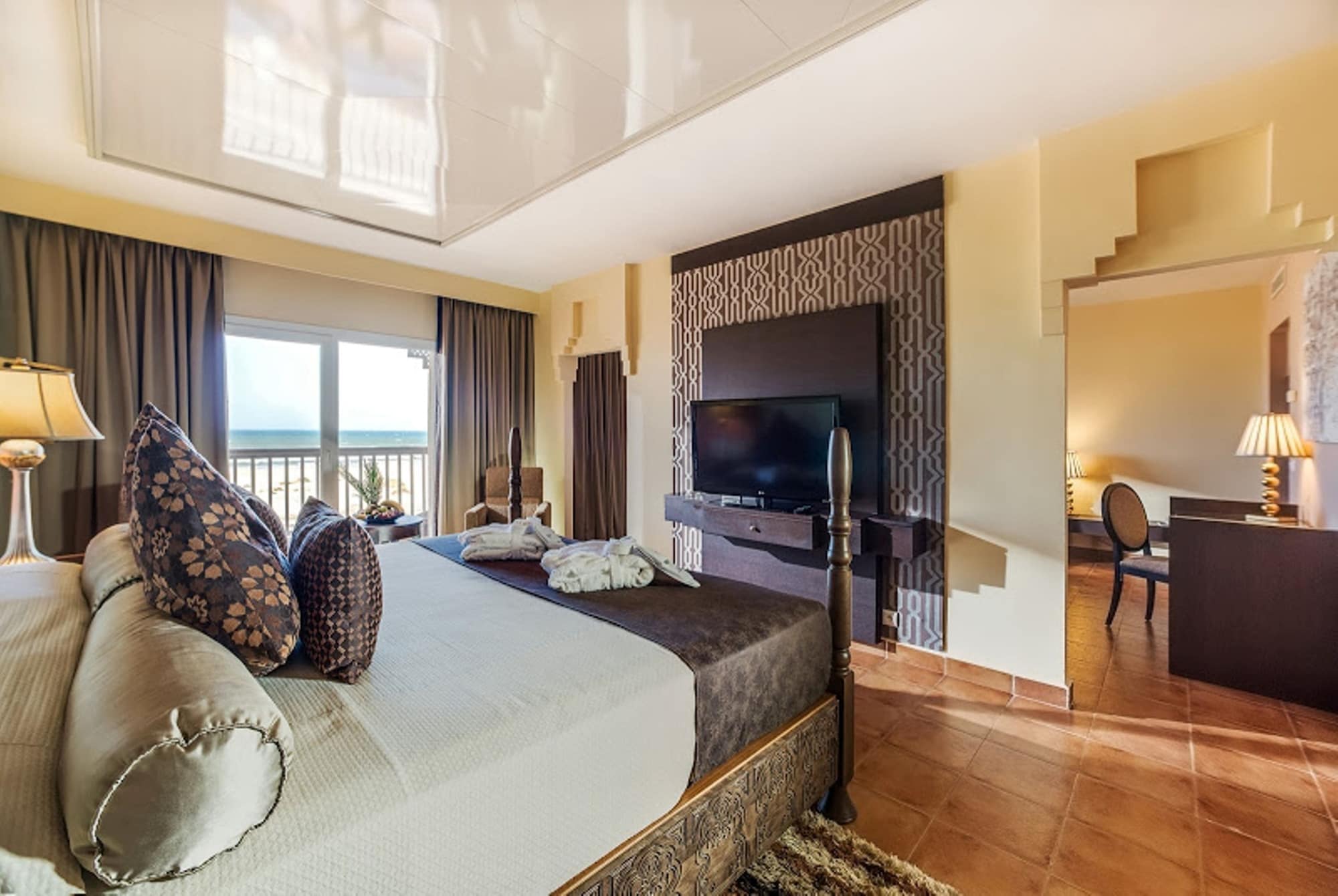 Suite, Double Bed, Sofa, Be Live Collection Saidia 2/6