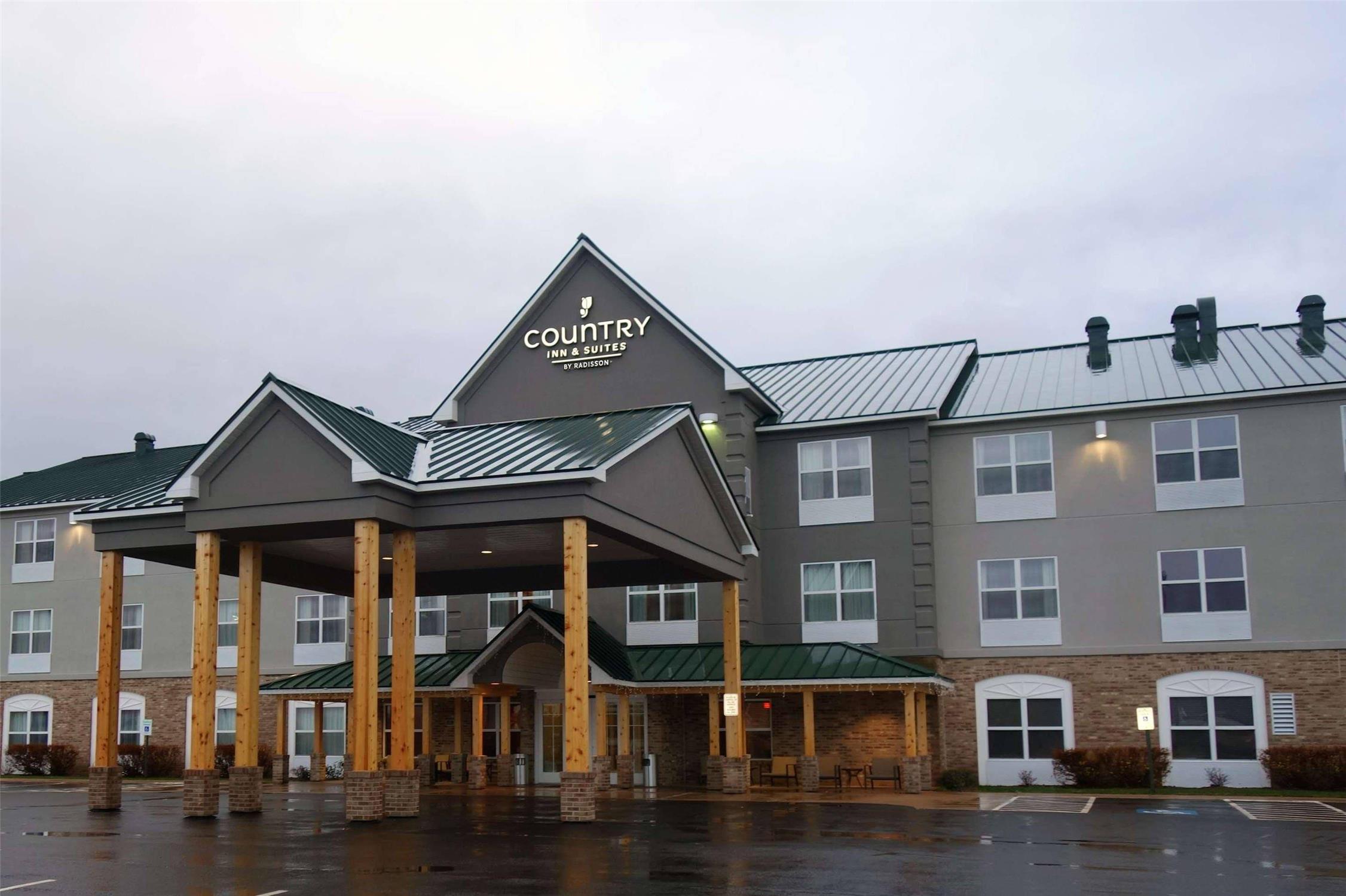 Country Inn and Suites By Radisson, Houghton, MI 2/26
