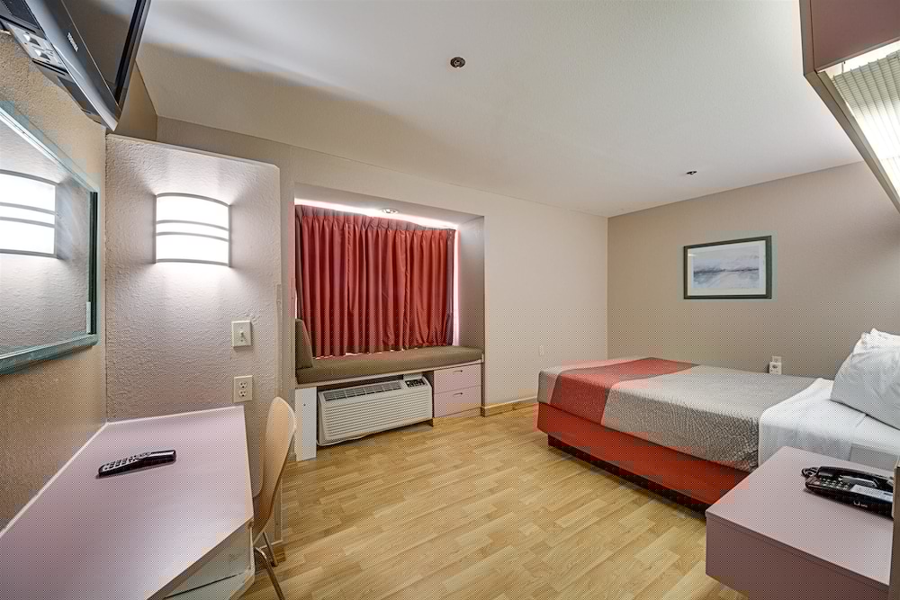 Motel6 McAllen, TX - East 23/60