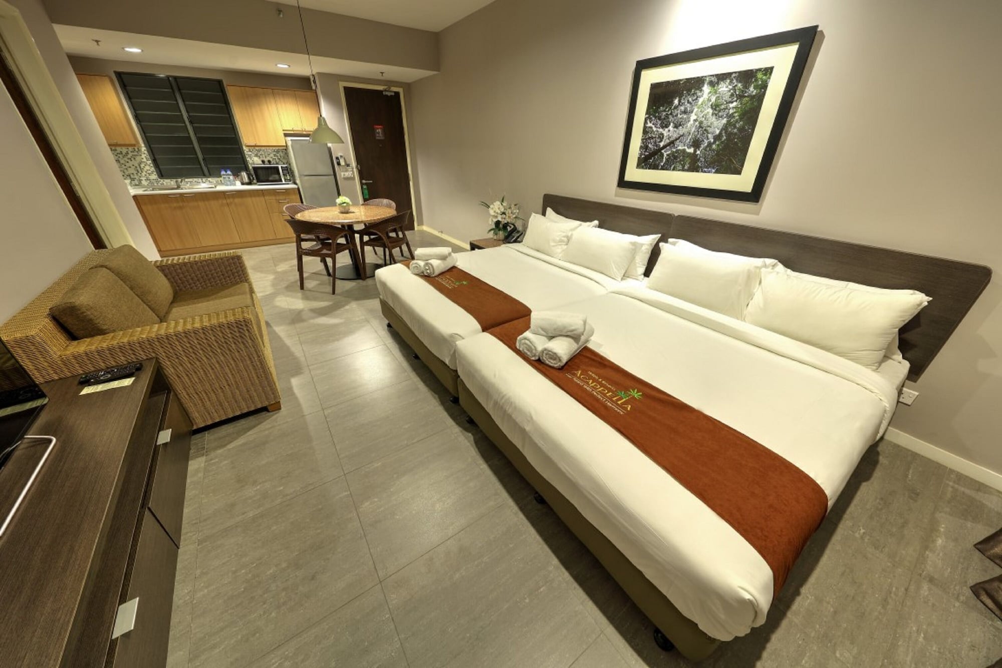 Family Suite, Plus, Premier, 1 King and 2 Queen Beds