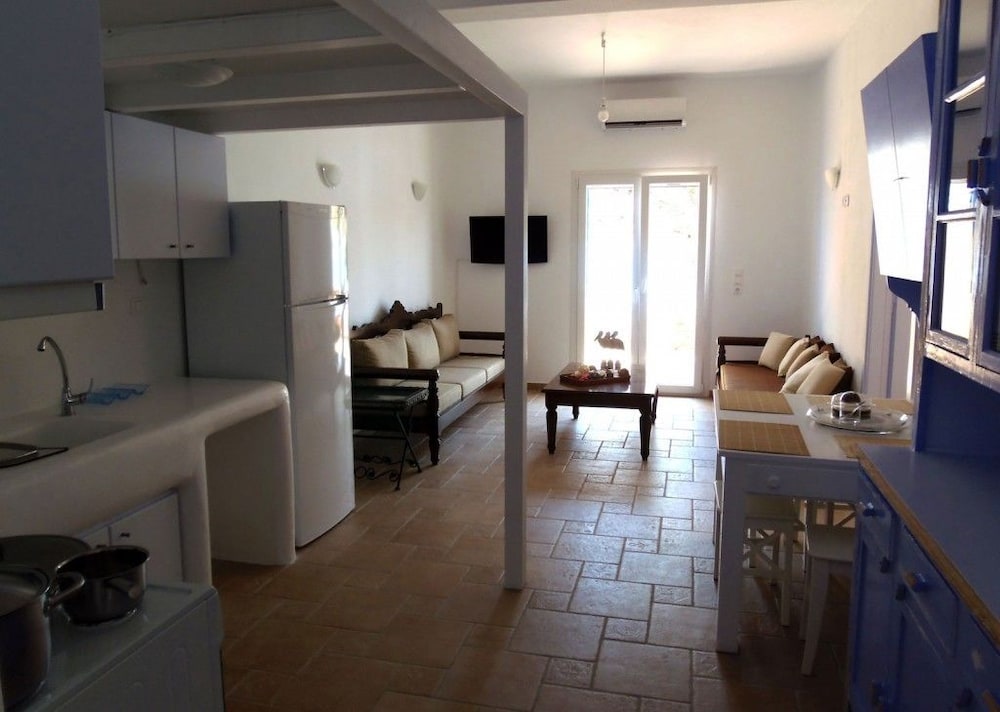 Heliotropio Studios & Apartments 32/50