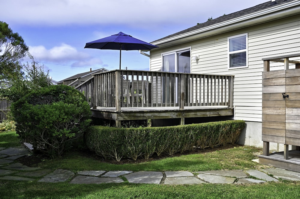 The Montauk Beach House 42/46